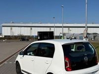 Gebraucht VW up! 75 PS (55 kW) 2016 Weiß Kleinwagen
