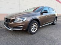 Gebraucht Volvo V60 CC Kinetic 150 PS (110 kW) 2016 Braun Kombi