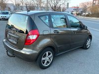 Gebraucht Mercedes A180 116 PS (85 kW) 2010 Braun Limousine