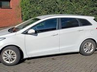 Gebraucht Hyundai i30 Trend 120 PS (88 kW) 2013 Weiß Kombi