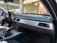 Gebraucht BMW 318 122 PS (89 kW) 2007 Schwarz Kombi