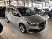 Gebraucht Mercedes T180 Progressive 116 PS (85 kW) 2024 Helvinsilber Van / Kleinbus