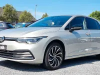 Gebraucht VW Golf VIII Move 150 PS (110 kW) 2023 Gold Limousine