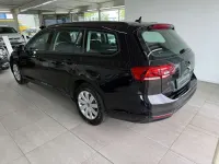 Gebraucht VW Passat 122 PS (89 kW) 2022 Schwarz Kombi