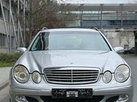 Gebraucht Mercedes E220 150 PS (110 kW) 2003 Silber Kombi