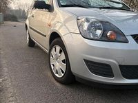 Gebraucht Ford Fiesta 69 PS (50 kW) 2007 Silber Kleinwagen
