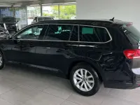 Gebraucht VW Passat 122 PS (89 kW) 2023 Schwarz Kombi
