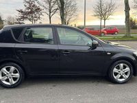 Gebraucht Kia Ceed Edition 7 116 PS (85 kW) 2012 Zilinaschwarz met. Kleinwagen