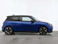 Gebraucht Mini Cooper SE Favoured 160 kW (218 PS) 2024 Blau Kleinwagen
