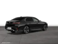 Gebraucht BMW 740 299 PS (219 kW) 2025 Black sapphire metallic Limousine