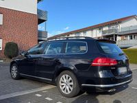 Gebraucht VW Passat 140 PS (102 kW) 2013 Schwarz Kombi