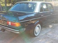Gebraucht Mercedes 200 60 PS (44 kW) 1977 Blau Limousine