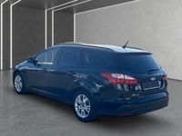Gebraucht Ford Focus Trend 105 PS (77 kW) 2011 Pantherschwarz metallic Kombi
