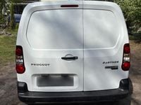 Gebraucht Peugeot Partner 74 PS (54 kW) 2015 Weiß Van / Kleinbus