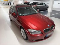 Second-hand BMW 330 272 CP (200 kW) 2010 Roșu Berlinǎ