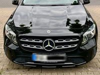 gebraucht Mercedes GLA180 - Schwarz Nightpaket Dachreling Tempomat