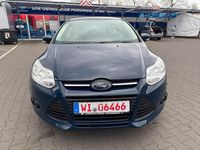 Gebraucht Ford Focus 102 PS (75 kW) 2013 Blau Kombi