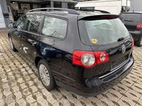 Gebraucht VW Passat Trendline 102 PS (75 kW) 2008 Deep black perleffekt Kombi