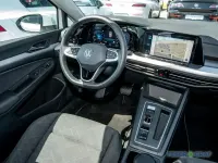 Gebraucht VW Golf VIII Life 116 PS (85 kW) 2024 Pure white Kombi
