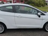 Gebraucht Ford Fiesta Trend 95 PS (69 kW) 2011 Weiß Limousine