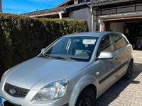 Gebraucht Kia Rio 97 PS (71 kW) 2009 Silber Kleinwagen