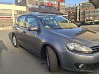 Gebraucht VW Golf VI 105 PS (77 kW) 2011 Grau Kleinwagen