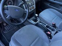 Gebraucht Ford Focus Ambiente 101 PS (74 kW) 2005 Silber Limousine