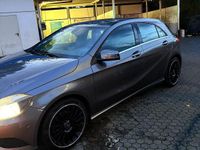 Gebraucht Mercedes A180 122 PS (89 kW) 2013 Grau Limousine