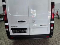 Gebraucht Opel Vivaro 125 PS (91 kW) 2017 Weiß Van / Kleinbus