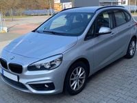 Gebraucht BMW 220 Active Tourer Advantage 192 PS (141 kW) 2016 Silber Van / Kleinbus
