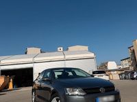 Second-hand VW Jetta 105 CP (77 kW) 2011 Gri Berlinǎ