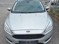 Gebraucht Ford Focus Trend 120 PS (88 kW) 2015 Silber Kombi