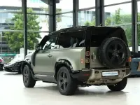 Gebraucht Land Rover Defender 301 PS (221 kW) 2021 Pangea green SUV