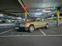 Gebraucht Mercedes 190 113 PS (83 kW) 1985 Silber Limousine