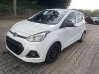 Gebraucht Hyundai i10 69 PS (50 kW) 2016 Schwarz Kleinwagen