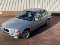 Gebraucht BMW 316 102 PS (75 kW) 1995 Silber Limousine