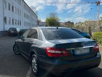Gebraucht Mercedes E220 170 PS (125 kW) 2012 Grau Limousine