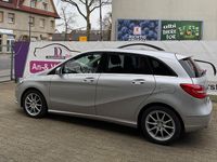 Gebraucht Mercedes B200 136 PS (100 kW) 2012 Silber Van / Kleinbus