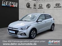 Gebraucht Hyundai i20 Trend 101 PS (74 kW) 2020 Silber Limousine