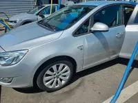 Gebraucht Opel Astra 101 PS (74 kW) 2012 Silber Limousine
