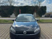 Gebraucht VW Golf VI 105 PS (77 kW) 2012 Schwarz Kleinwagen