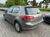 Gebraucht VW Golf VII Trendline 86 PS (63 kW) 2015 Limestone grey metallic Limousine