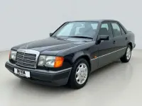Gebraucht Mercedes E200 122 PS (89 kW) 1992 Schwarz Limousine