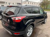 Gebraucht Ford Kuga Titanium 150 PS (110 kW) 2019 Schwarz SUV
