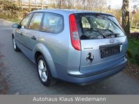 Gebraucht Ford Focus Trend 116 PS (85 kW) 2005 Blau Limousine