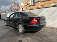 Gebraucht Mercedes C240 169 PS (124 kW) 2001 Schwarz Limousine