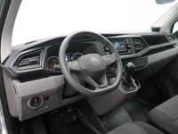 Gebraucht VW T6.1 150 PS (110 kW) 2023 Weiss / reflex silber (metallic) Van