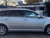 Gebraucht Toyota Avensis Executive 177 PS (130 kW) 2005 Silber Kombi