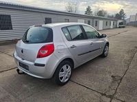 Gebraucht Renault Clio II Dynamique 111 PS (81 kW) 2006 Platingrau Kleinwagen