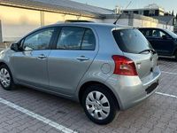 Gebraucht Toyota Yaris Sol 87 PS (63 kW) 2006 Silber Limousine